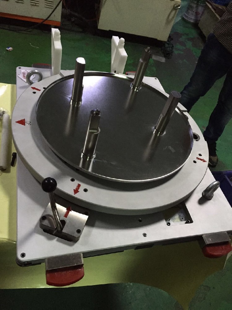 泛半導(dǎo)體設(shè)備部件配套是一個(gè)綜合性的領(lǐng)域，它涵蓋了設(shè)備供應(yīng)、技術(shù)支持、清洗服務(wù)以及人才培養(yǎng)等多個(gè)方面，為半導(dǎo)體產(chǎn)業(yè)提供全方位的支持。